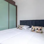 Akile Zyz Bela Vista